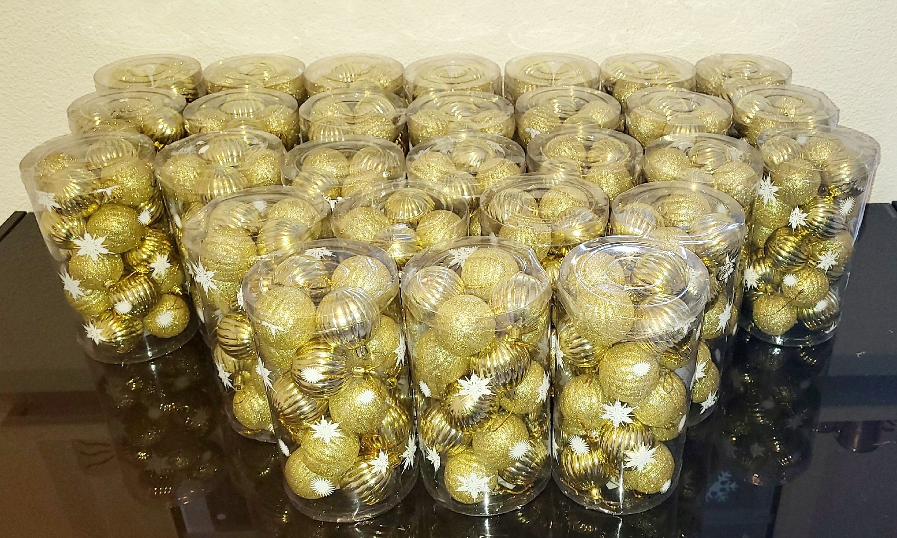 Tutte le decorazioni: Weihnachtskugeln in Gold / Glitzer 560 Kugeln – Nuovo e nell'imballaggio originale da Riniken venduto da Melanie910