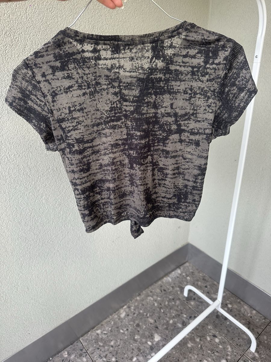 T-shirt: Schönes T-Shirt  – Usato da Volketswil venduto da hal_65hj 1