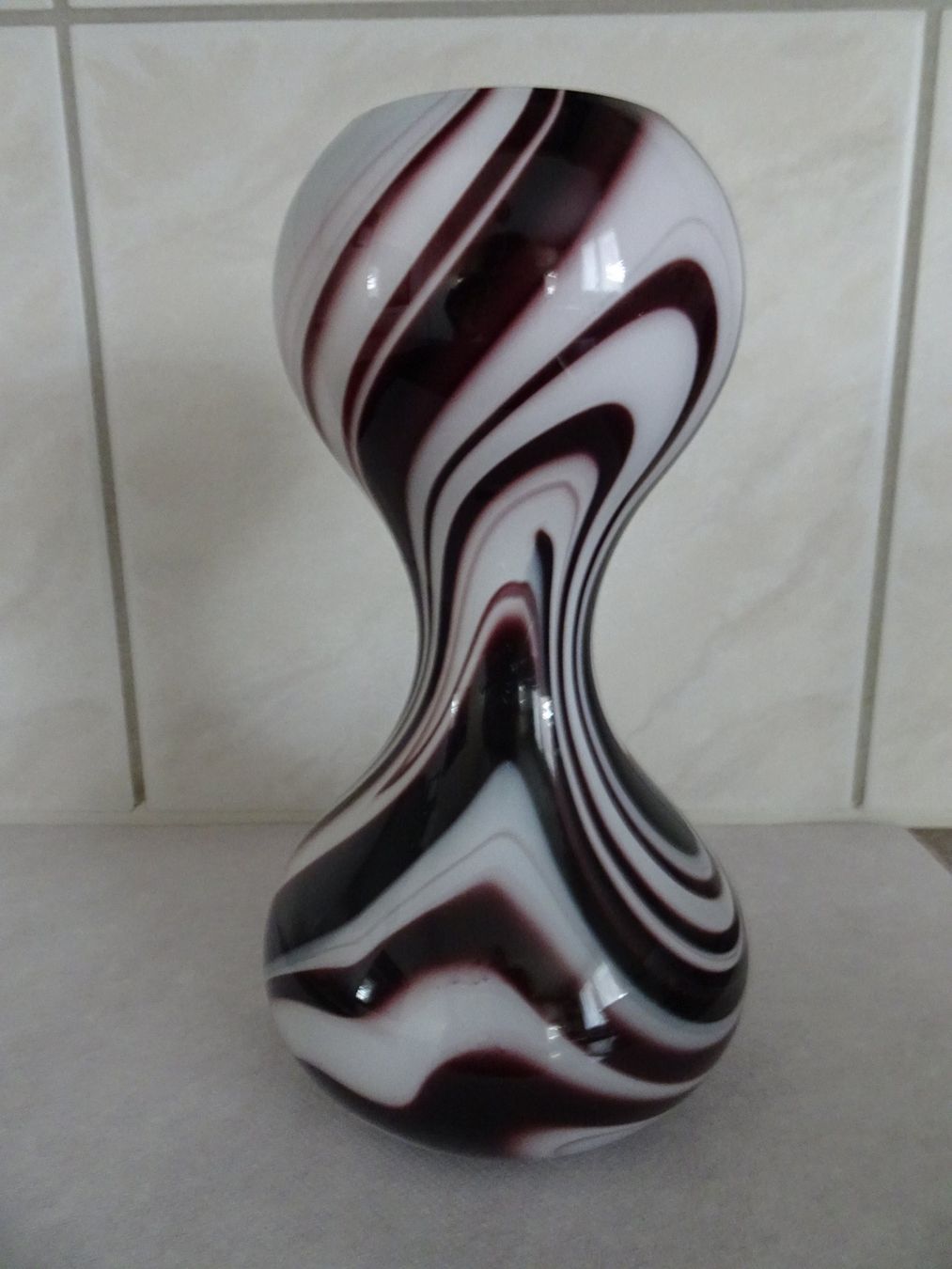 Vase & Récipients: Vase weiss/violett – D'occasion à Winkel par rsuzh 2
