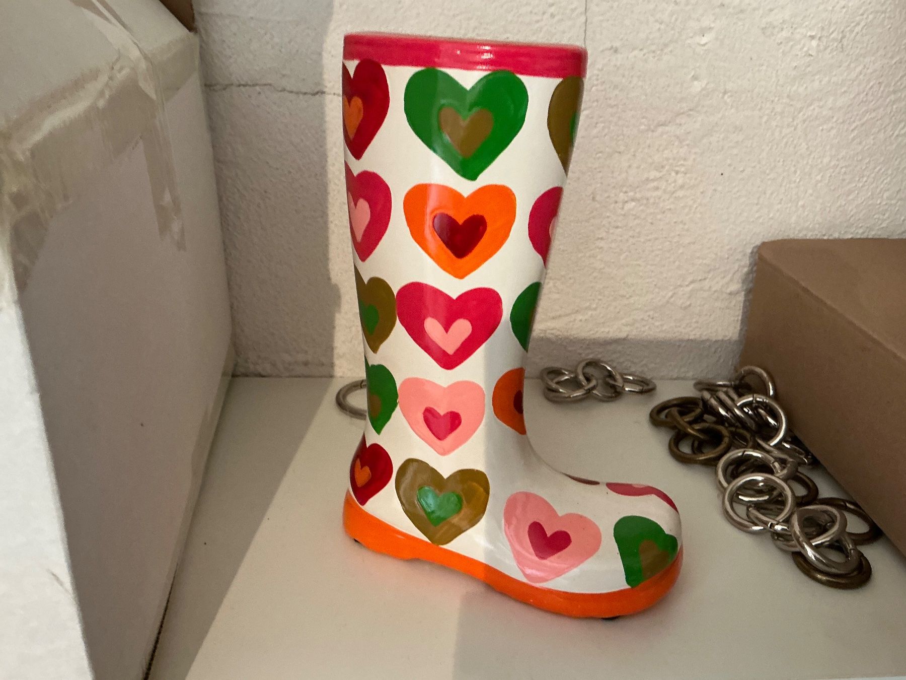 Spardosen: Dekorative Spardose Stiefel mit Herzen neu – Neu (gemäss Beschreibung) aus Würenlos von ursle67