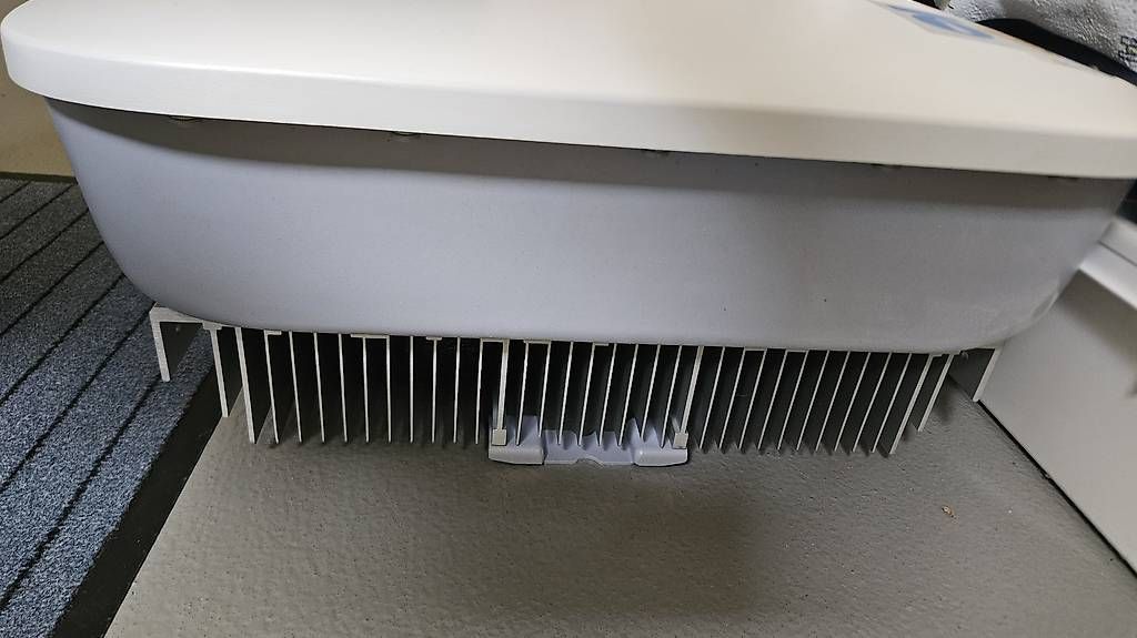 Inverter: Onduleur Huawei SUN2000-12KTL-M2 – Nuovo e nell'imballaggio originale da Le Locle venduto da mariuzzos 3