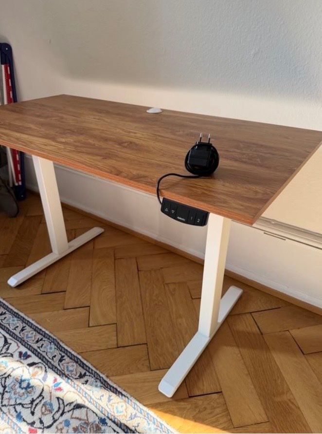 Scrivanie: Bürotisch höhenverstellbar elektrisch – Usato da Toffen venduto da lilstormi77 1