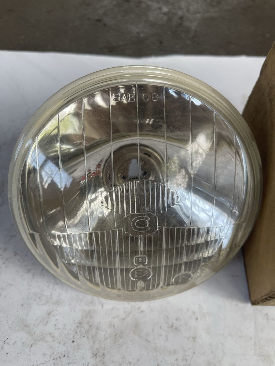 Toyota Alle Autoersatzteile: Oldtimer Toyota Lampe – Gebraucht aus Altbüron von Garage-Bulak 1