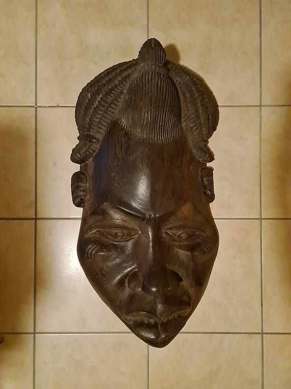 Arte internazionale: Masque en bois d'Eben – Usato da Cressier FR venduto da Narsuak