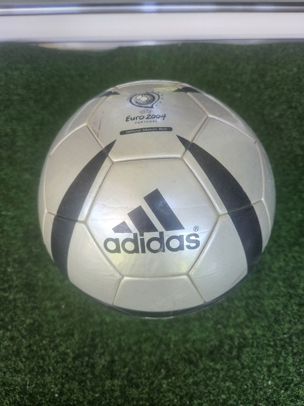 Adidas Bälle: Adidas EM 2004 Roteiro Matchball – Gebraucht aus Emmenbrücke von TopGato