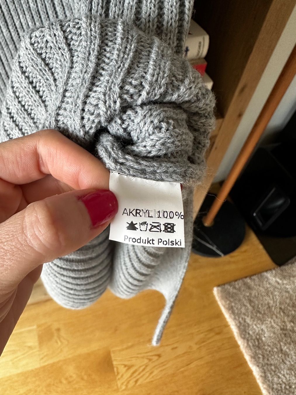 Maglioni & Felpe: Robe - pull longue gris NEW – Nuovo (secondo la descrizione) da La Croix (Lutry) venduto da secondhandZara 1