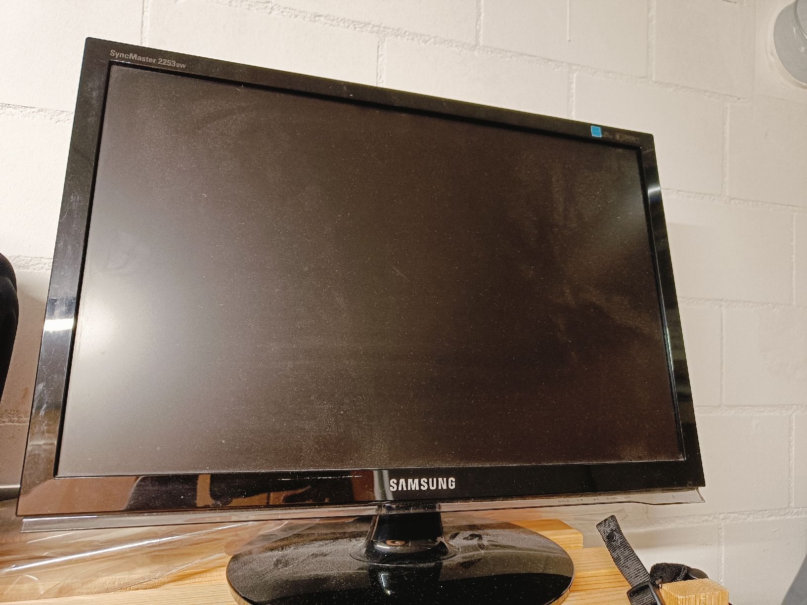 Samsung Monitor: Bildschirm – Usato da Zürich venduto da nin_6b6w