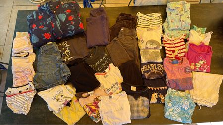 Grand lot habits fille 104-110 /37 pieces/ grosse kleiderpak