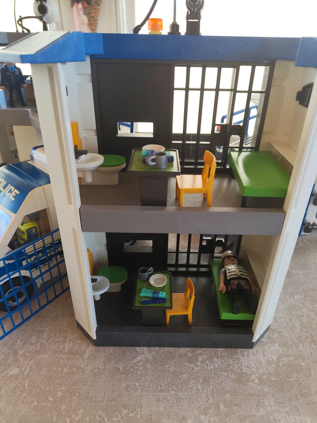 Playmobil Spielzeuge: Playmobil Polizeistation mit Fahrzeugen – Gebraucht aus Affeltrangen von Faman20 4