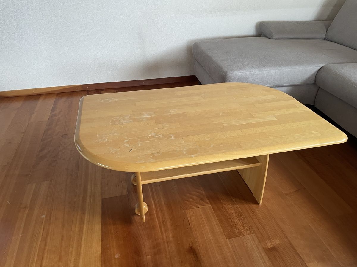 Livique Tische: Salontisch, Couchtisch mit Ablage aus Holz – Gebraucht aus Wattwil von Parase