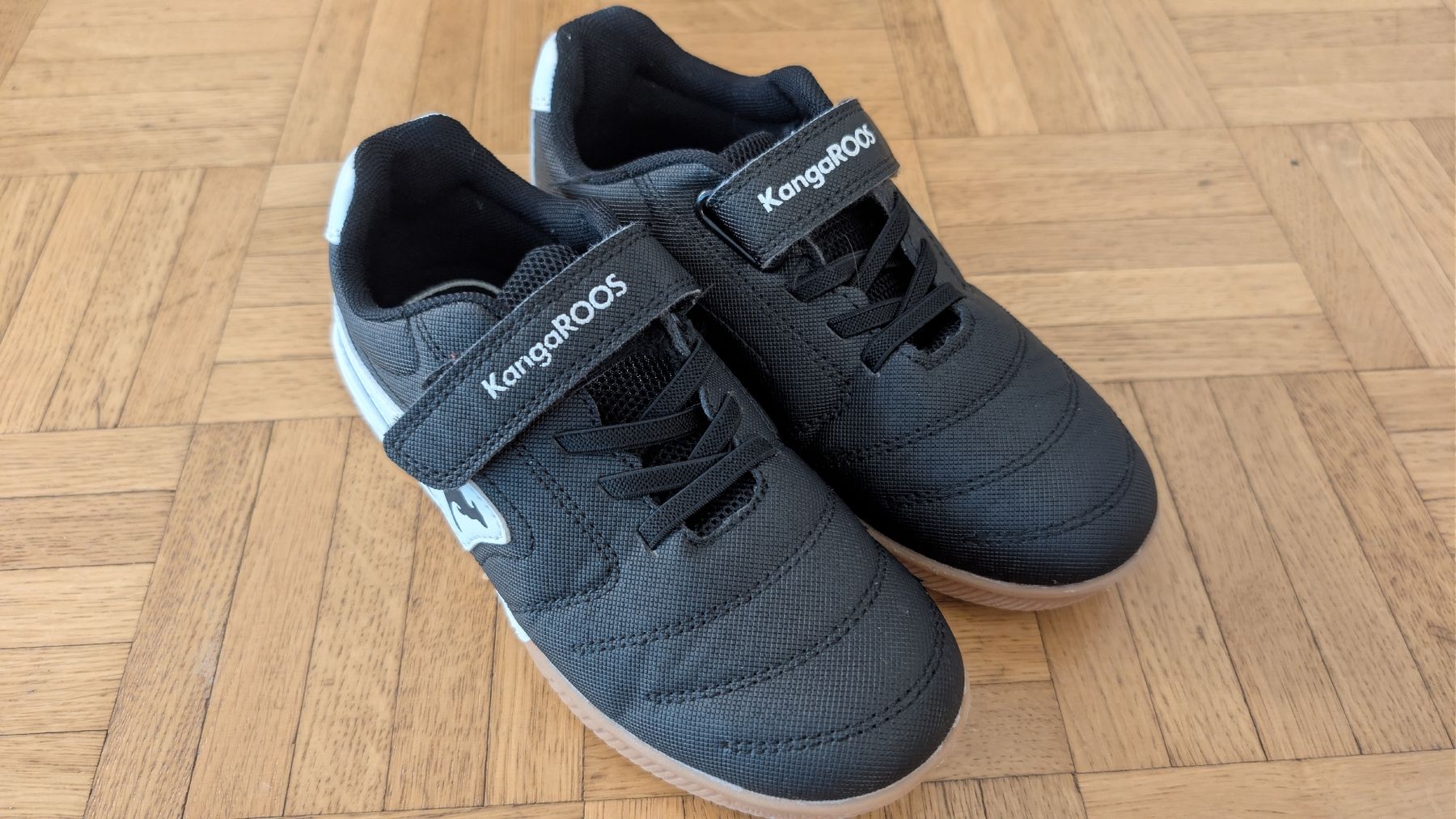 Scarpe per ragazzi: KangaROOS Turnschuhe Kinder Grösse 32 schwarz – Usato da Buchs ZH venduto da kar_9m5g