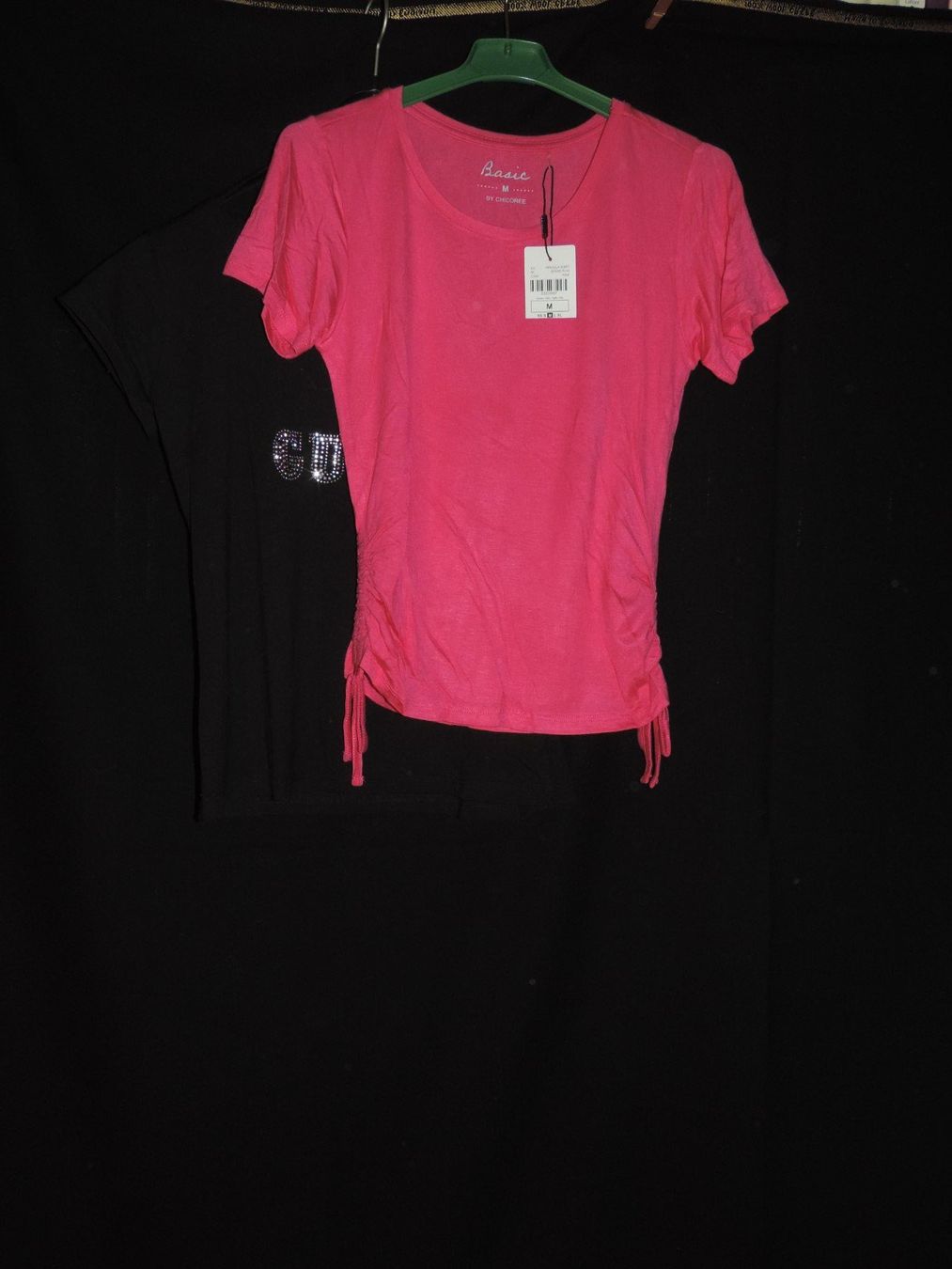 Lotti di vestiti: 2 t-shirts rose et noir – Usato da Genève venduto da Axelle333 1