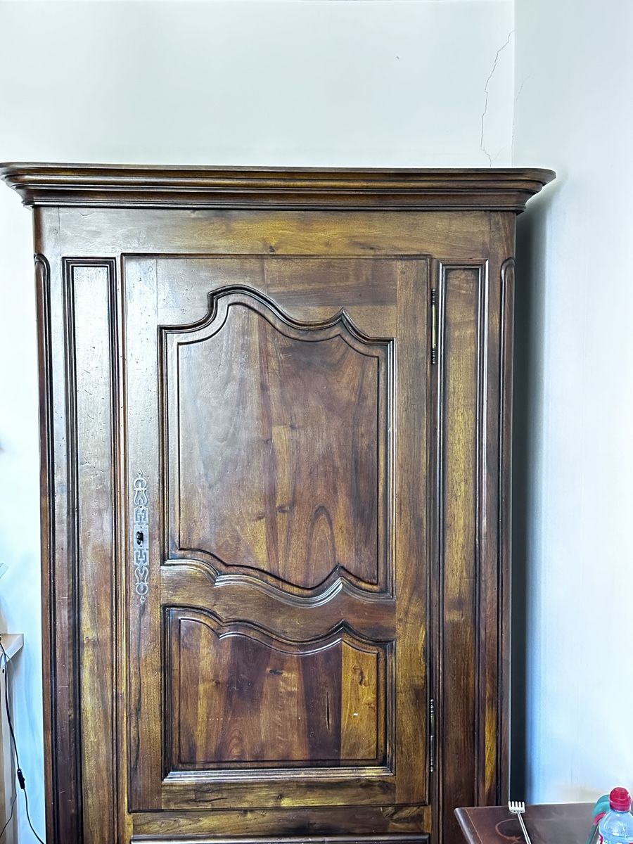 Armadi: Armoire en noyer – Usato da Veyrier venduto da VeyrierMan