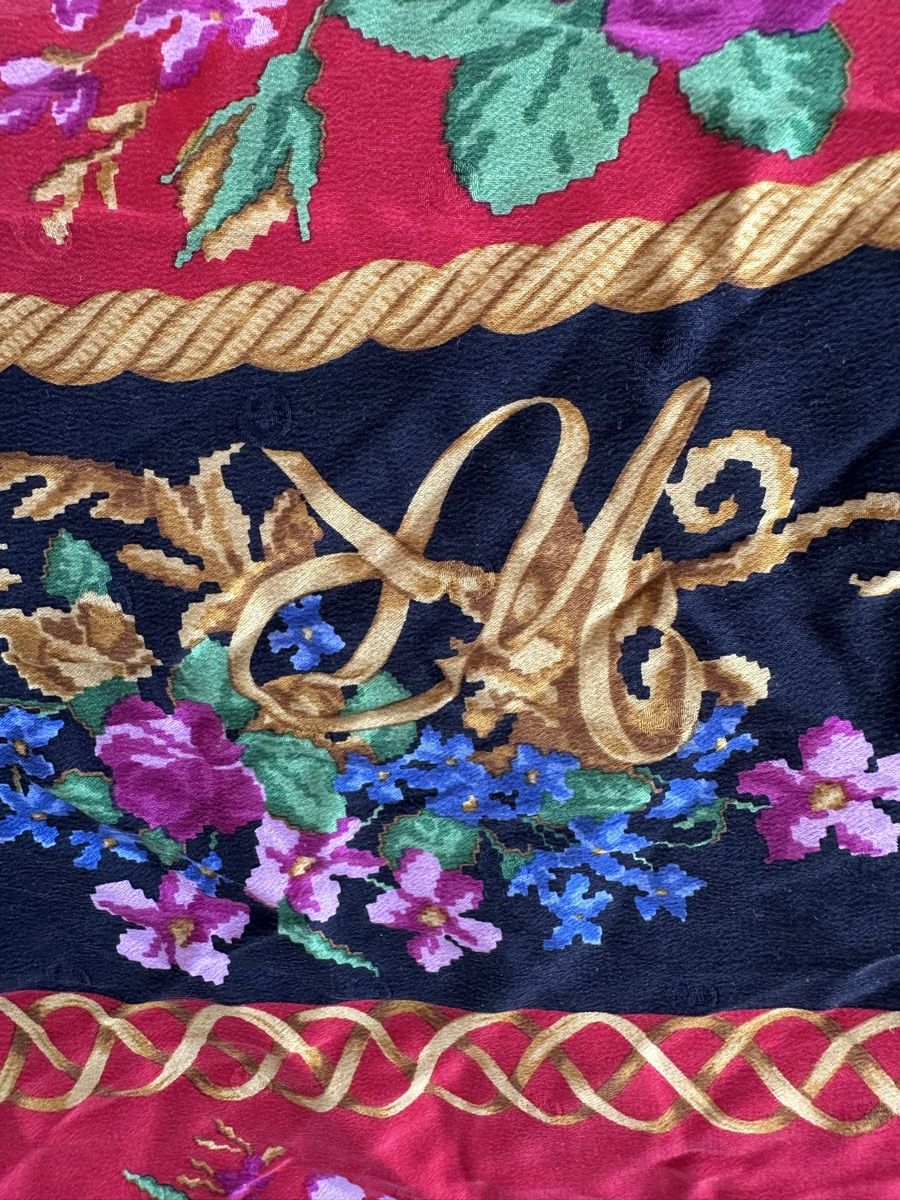 Foulards, Tücher & Schals: Nina Rici Seidenschal – Gebraucht aus Herbriggen von Sehrazade