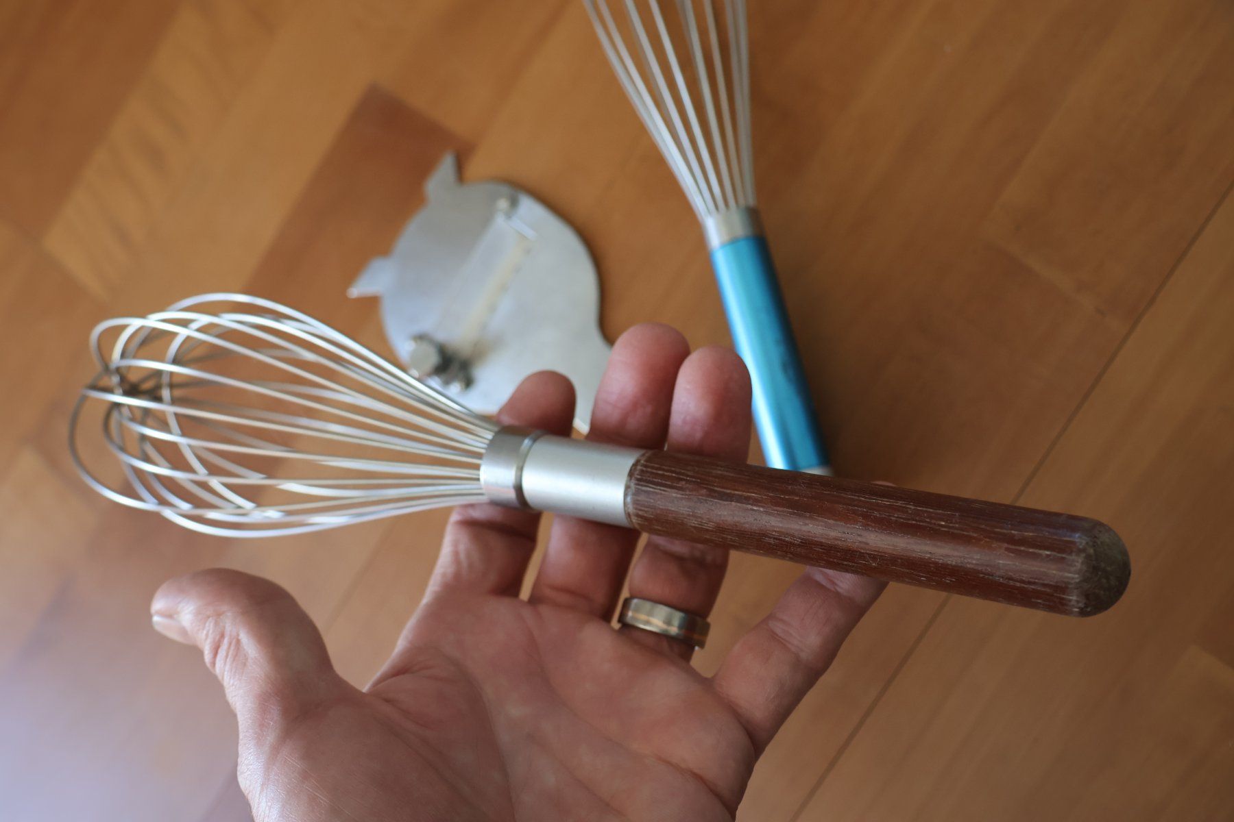 Elettrodomestici da cucina: Schneebesen & Trüffelhobel – Usato da Effretikon venduto da Freedom2025 2