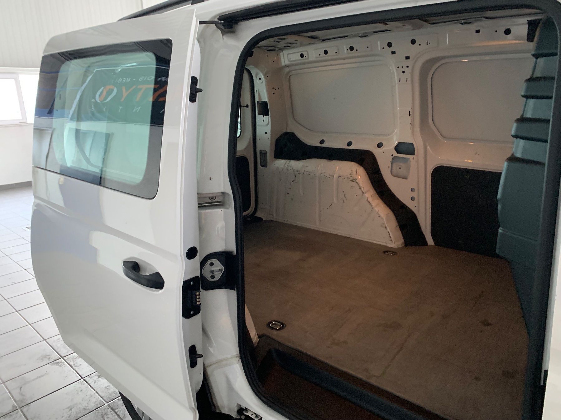 VW Nutzfahrzeuge: VW CADDY 2,0TDI MAXI MIT KLIMA U. NAVIGATION MIT  78350KM – Gebraucht aus Buttikon von Sru54 9