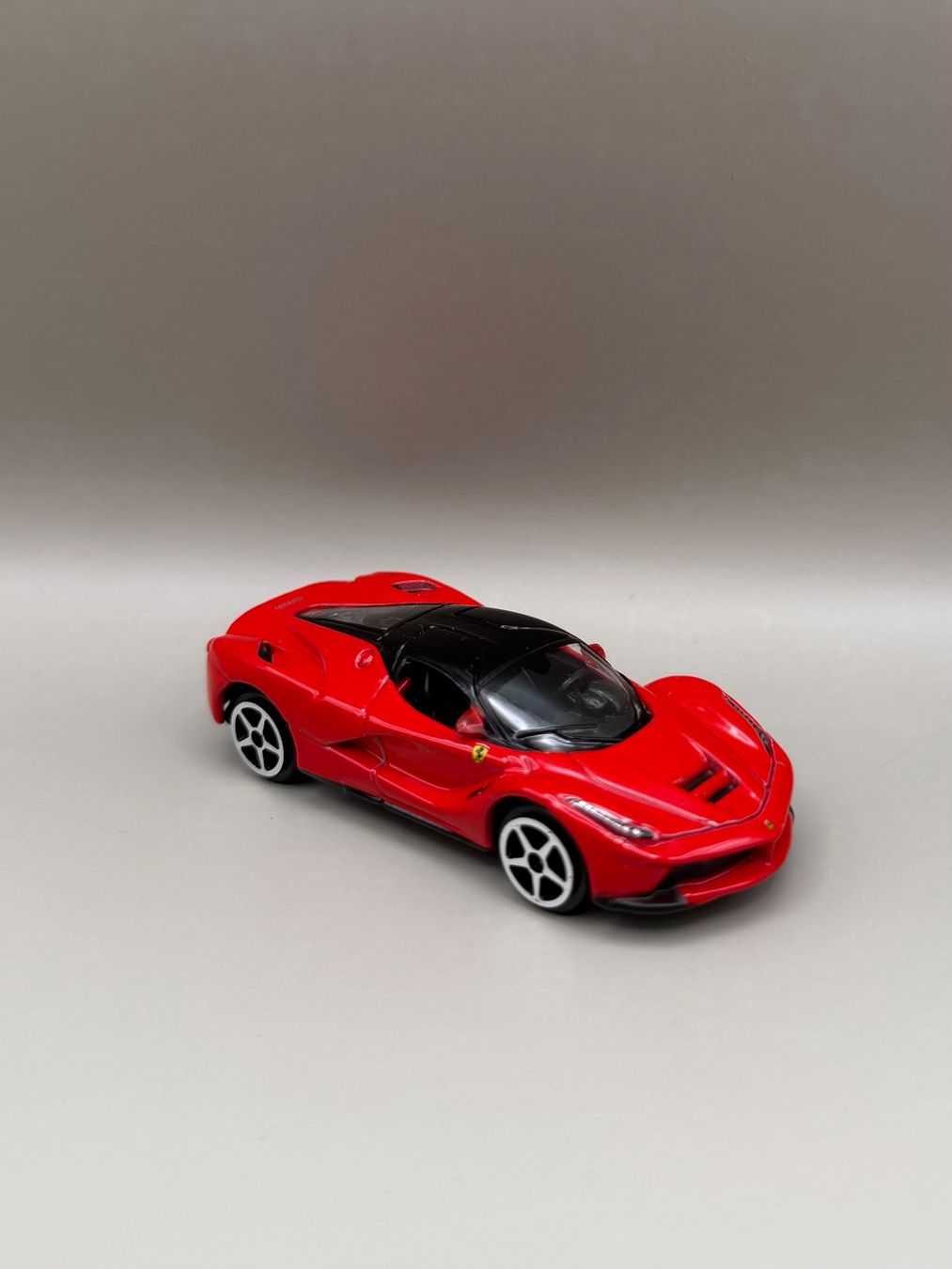 Bburago Modellini d'auto: FERRARI LAFERRARI 1/64 – Nuovo (secondo la descrizione) da Münsingen venduto da bagose5