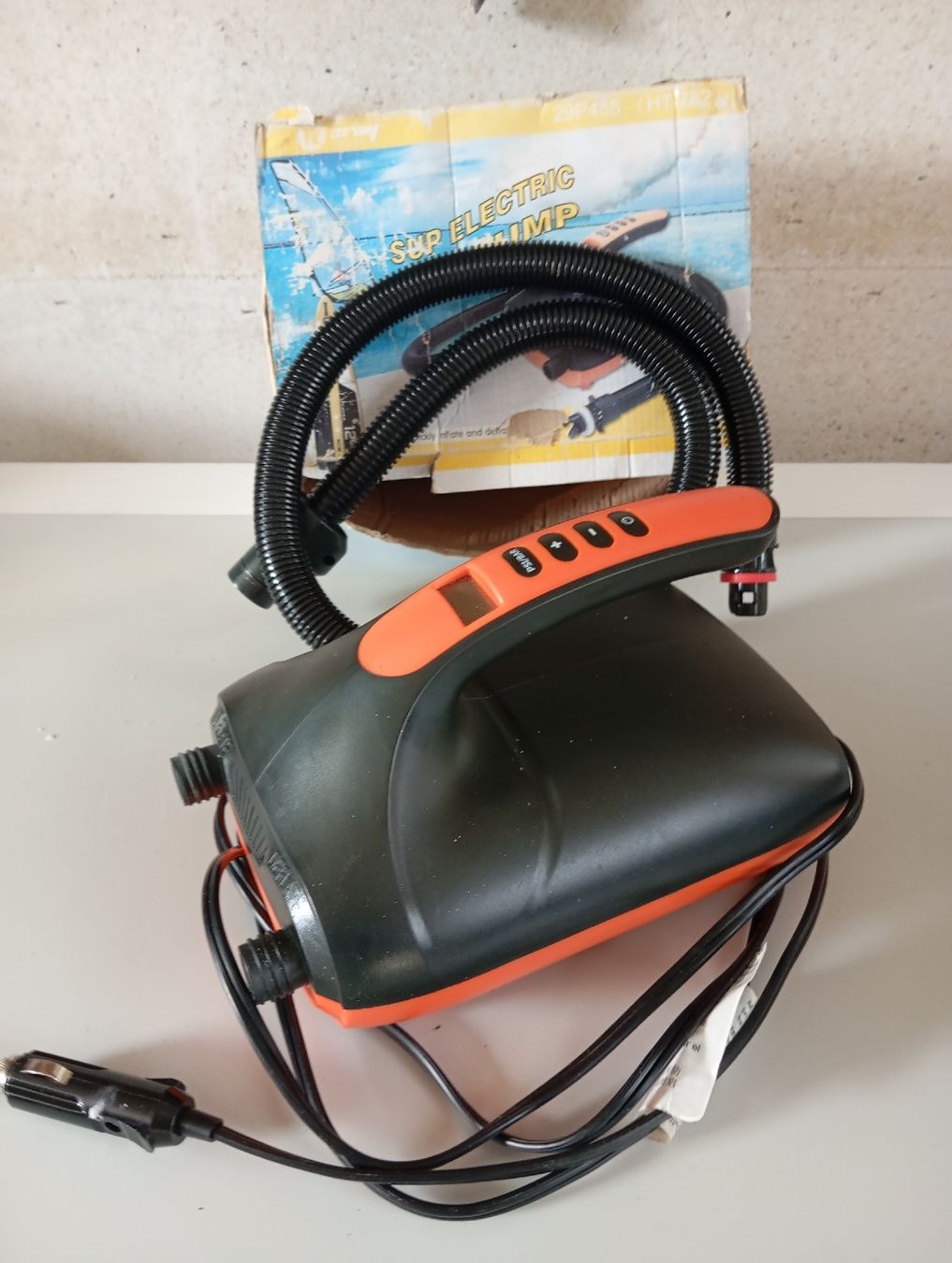 Pumpen & Teile: SUP Pumpe elektrisch Autoadapter mit Schlauch und Box – Gebraucht aus Pfyn von Pat753