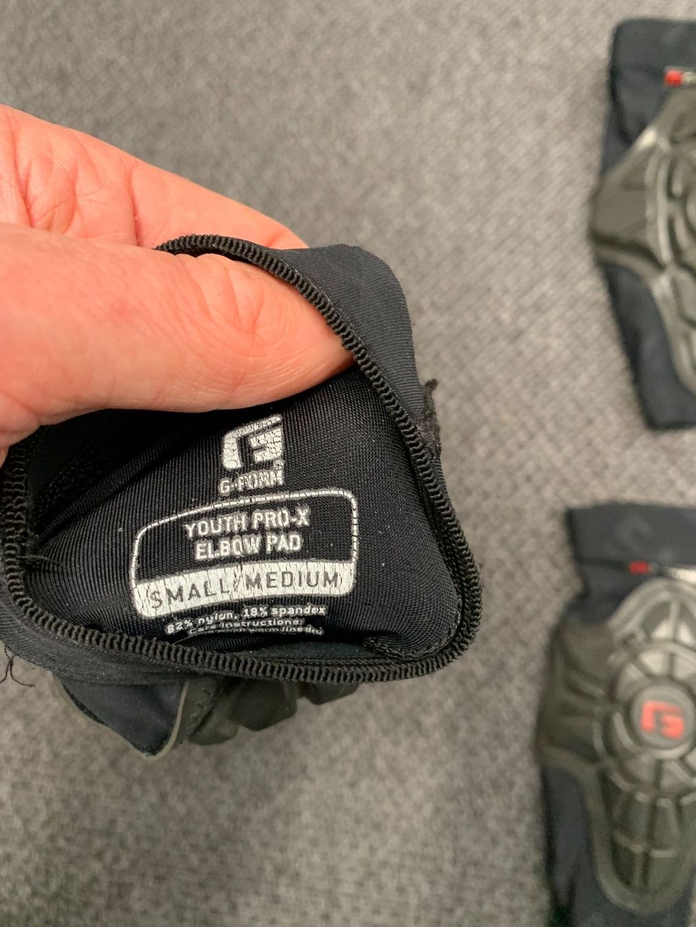 Protezioni & Imbottiture: G-Form Youth Pro-X Knie- & Armschoner: Grösse Small/Medium – Usato da Thalwil venduto da hungest 1