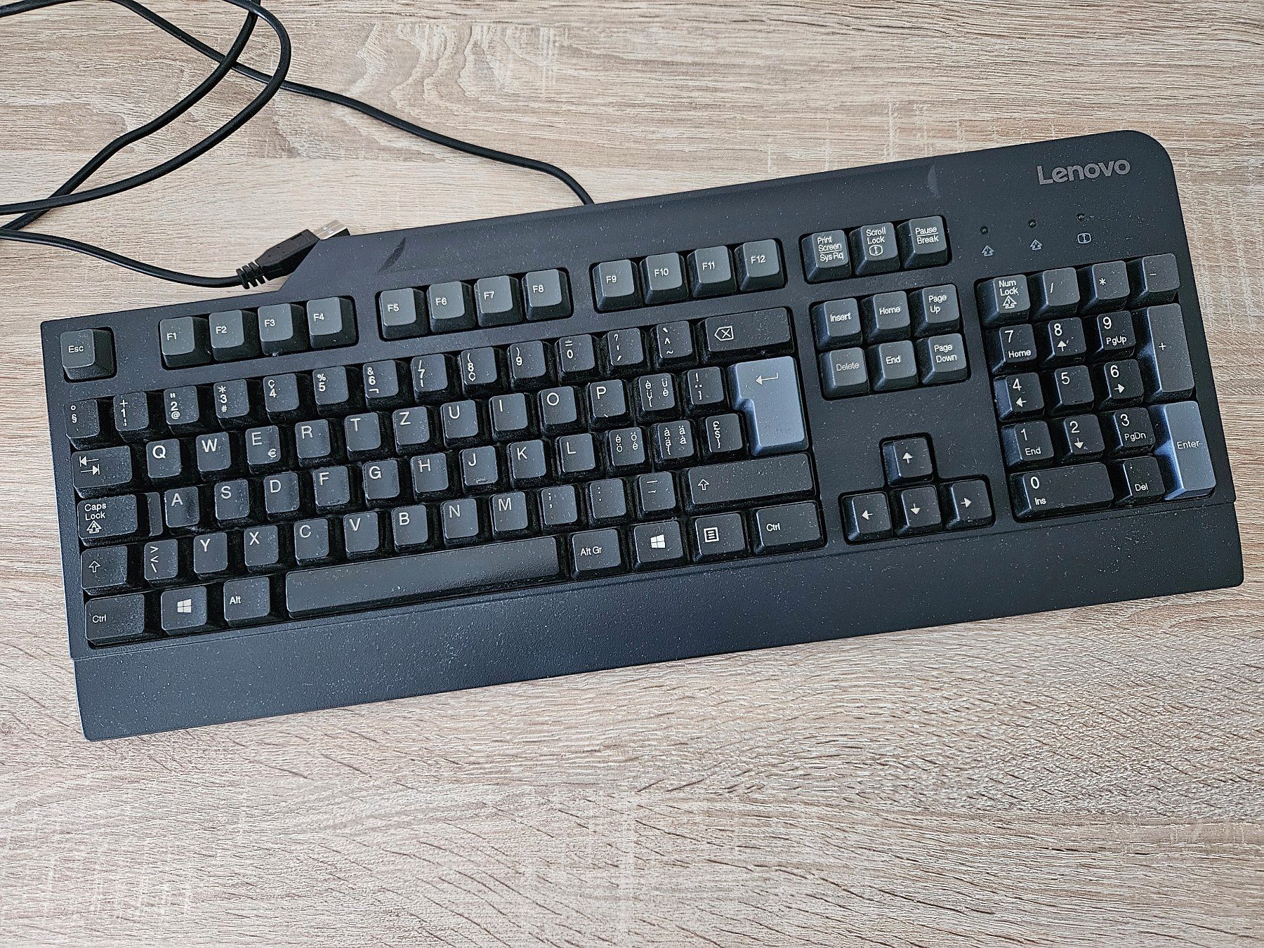 Lenovo Tastiere: USB Tastatur Lenovo – Usato da Wauwil venduto da seriously3