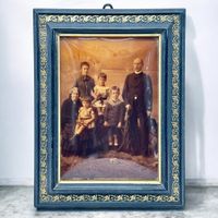 Portrait de famille victorien avec cadre bois sculpté