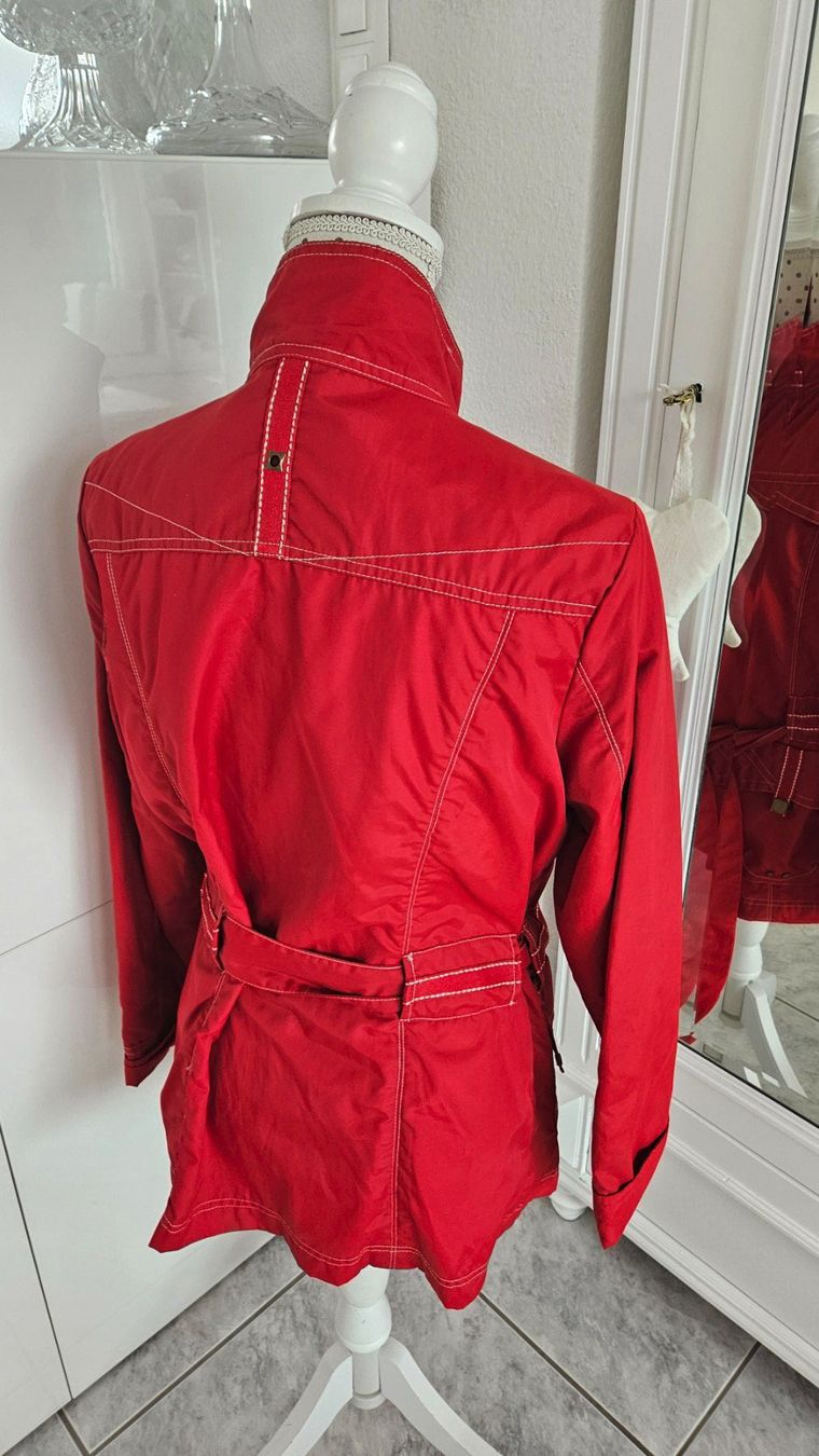 C&A Jacken: Rote Damen Jacke, Übergangsjacke Grösse 38 – Gebraucht aus Gossau ZH von fashiontwo 3