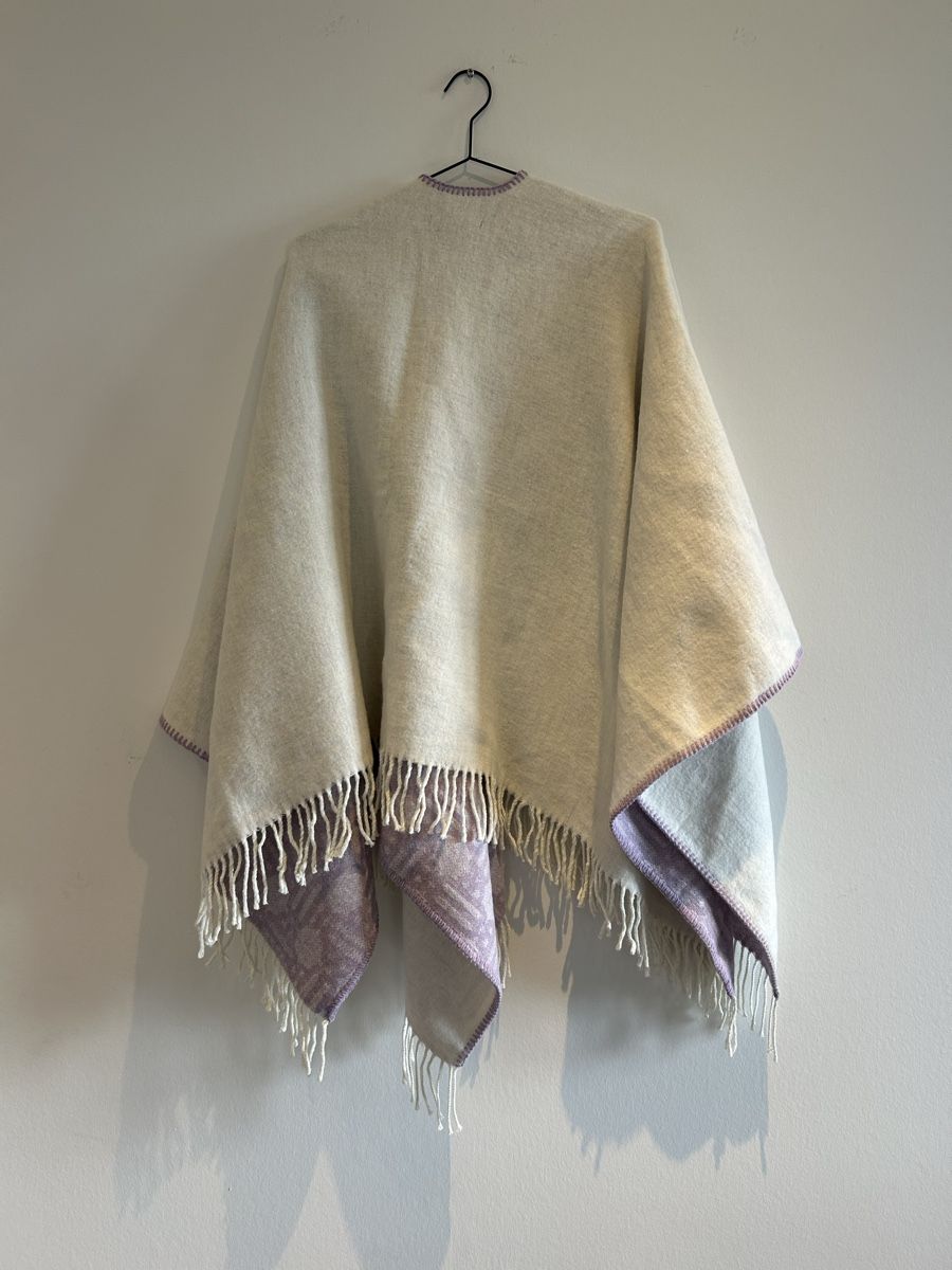 Maje Altro in Moda donna: Maje Poncho mit Etikett – Nuovo e nell'imballaggio originale da Aeugst am Albis venduto da schatzkistee 5