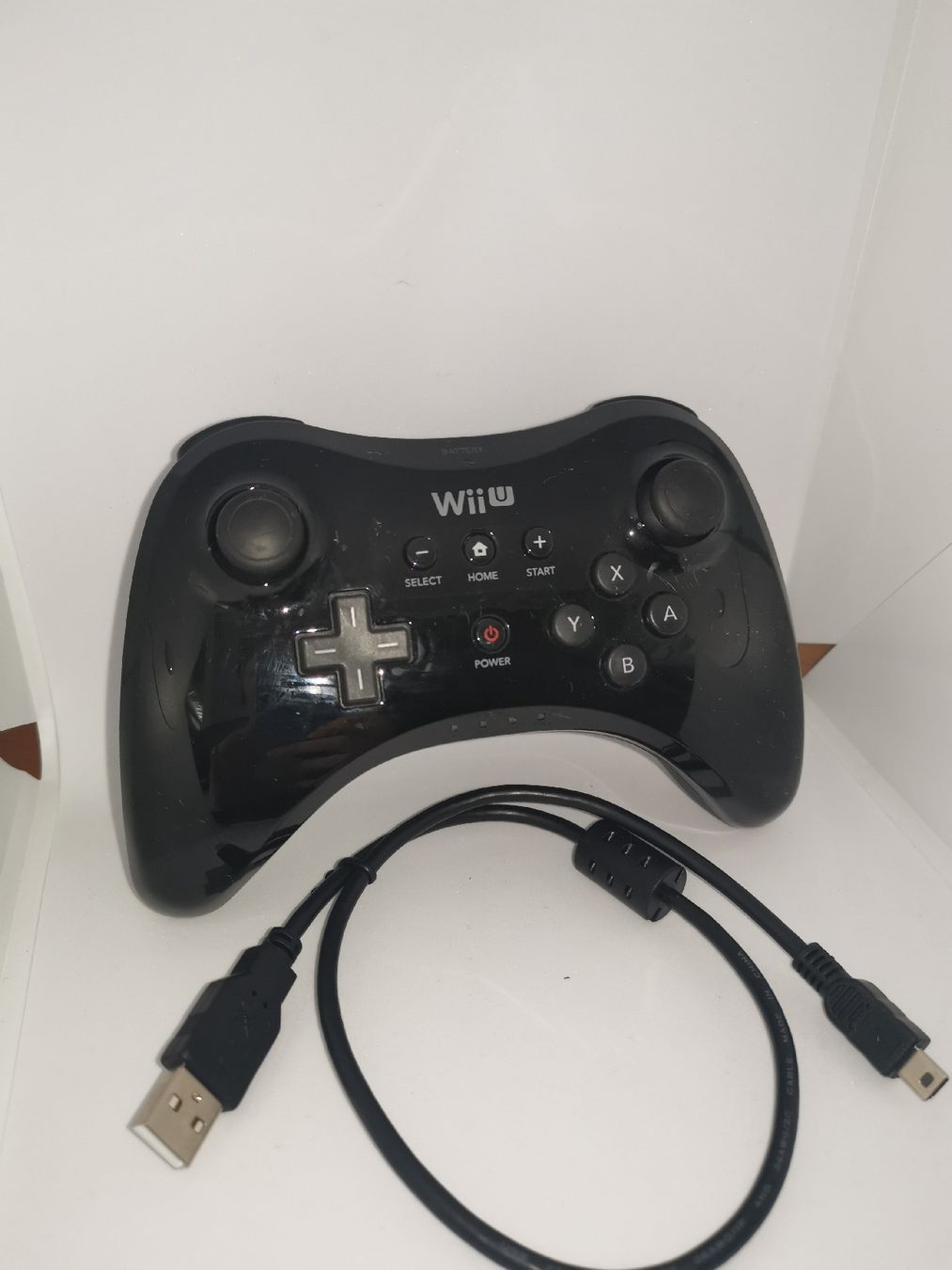 Nintendo Controller: Wii U Pro Controller - Schwarz - Inkl. Ladekabel! – Gebraucht aus Stans von Findus7318