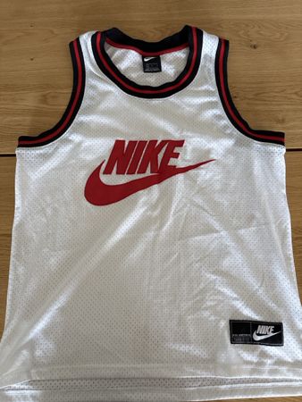 Nike Basketball Shirt L