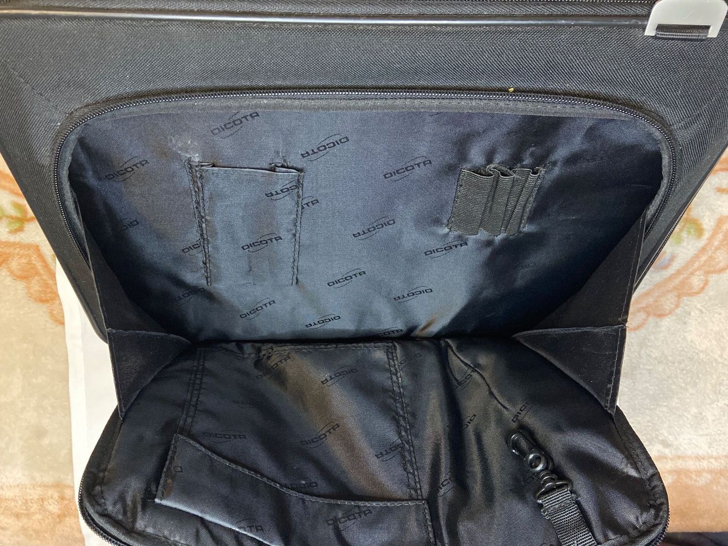 Koffer & Taschen: Laptop-Aktentasche von Dicota – Gebraucht aus Zürich von dedasiba 3