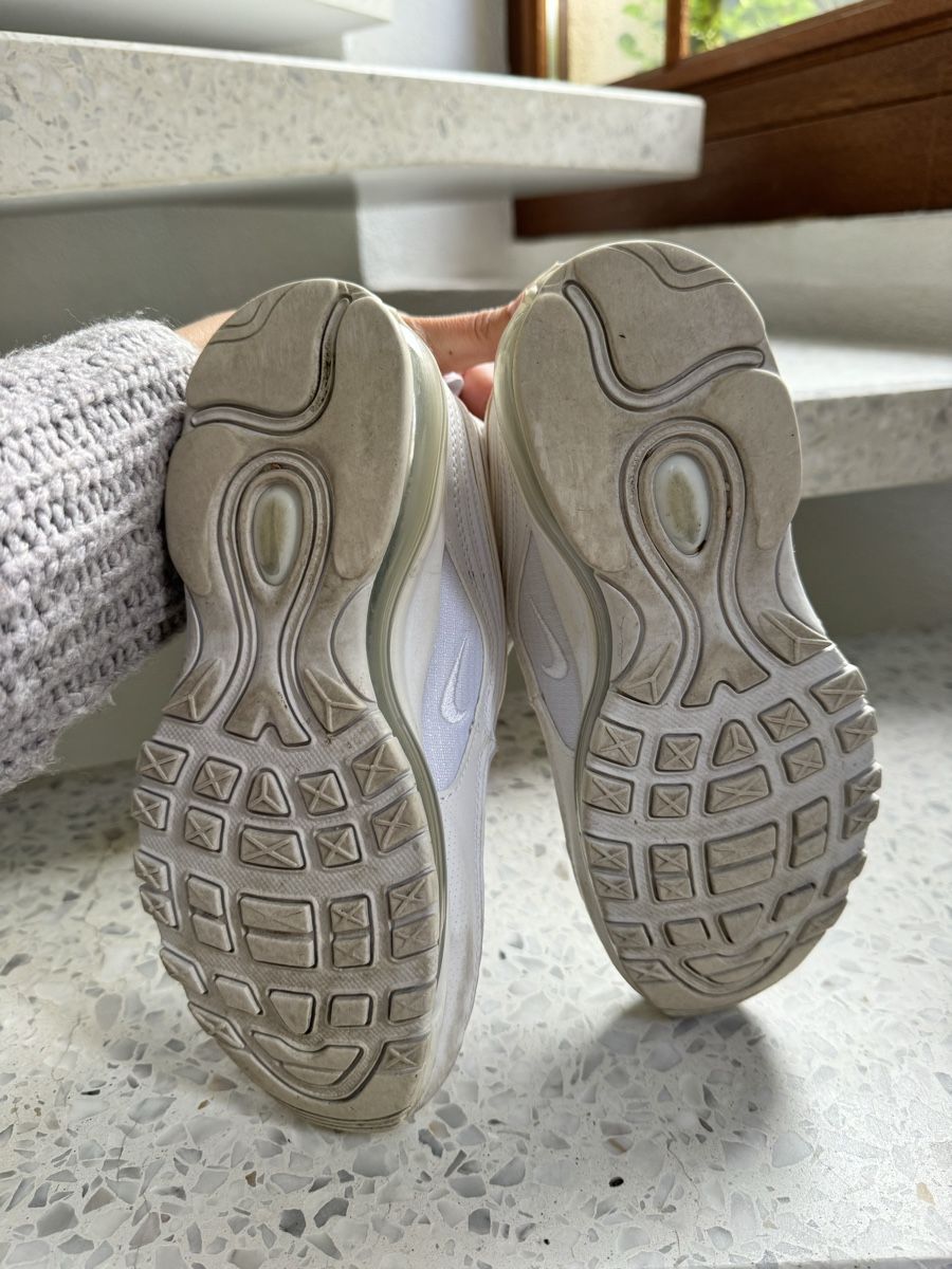 Nike Scarpe da uomo: Nike Air Max White – Usato da Bevaix venduto da Charlene18 4