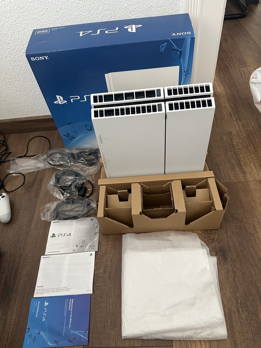 Sony Console: PS4 Slim White ab 1.- Franken.  – Usato da Schaffhausen venduto da diti_81 9