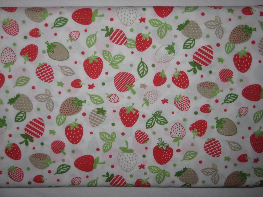 Baumwollstoff weiss mit Erdbeeren und Blätter | Kaufen auf Ricardo