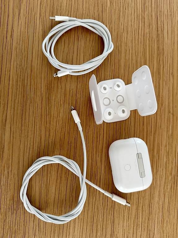 Cuffie: Apple AirPods Pro 2 – Usato da Zürich venduto da Nuzzzo 1