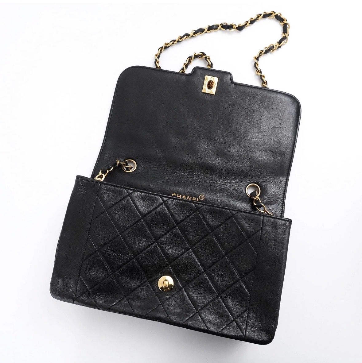 Chanel Borse da donna: Chanel Vintage Classic Flap Bag – Usato da Niederwangen BE venduto da Luxury.Second.Life 7