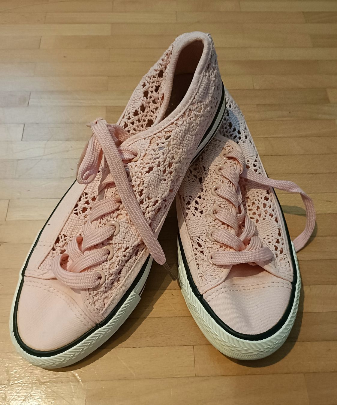Scarpe da donna: Sneaker rosa – Usato da Bergdietikon venduto da Bico01
