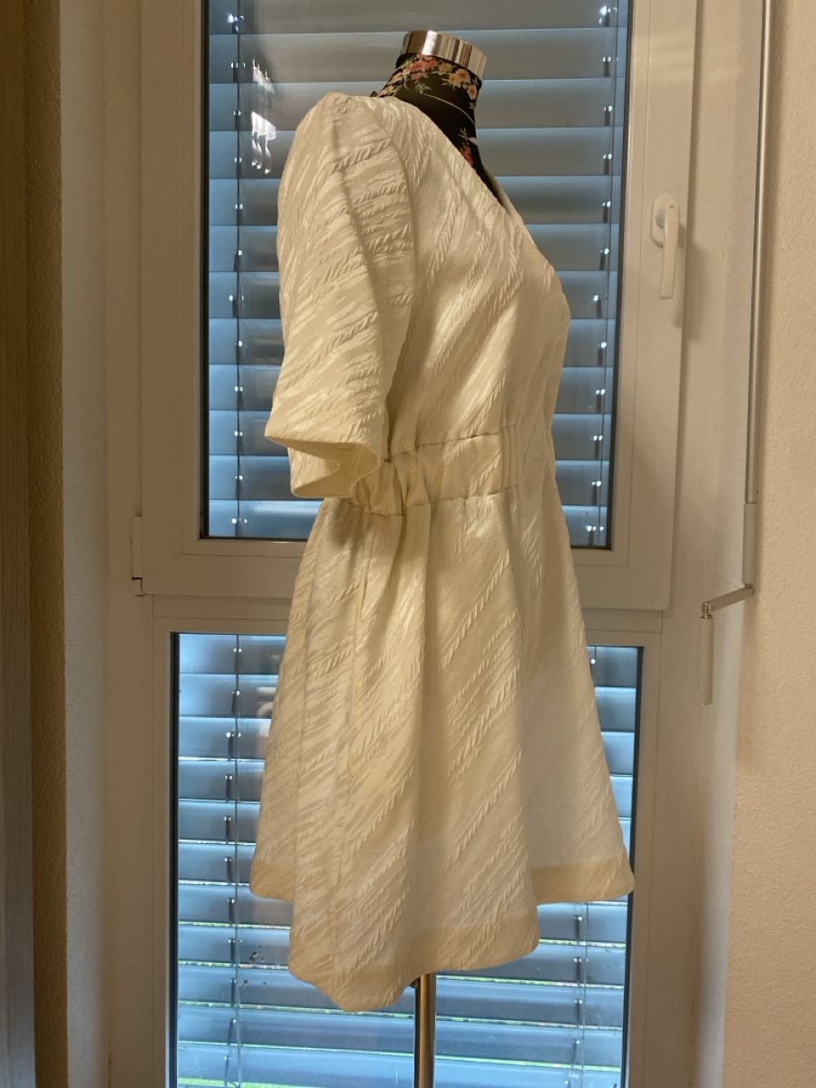 Kleider: weißes Kleid L – Gebraucht aus balsthal von davidbalsthal23 2
