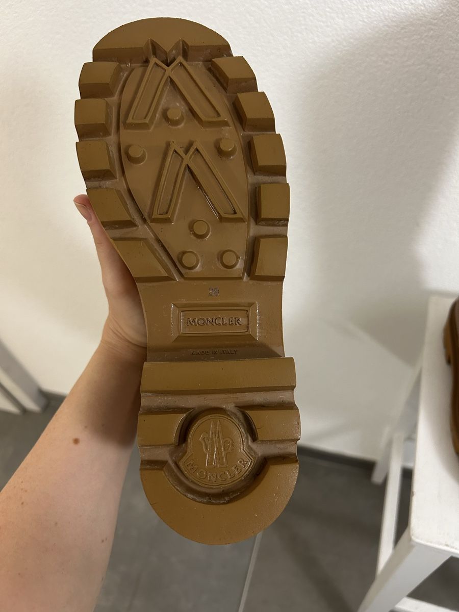 Moncler Chaussures femmes: Bottes moncler – Neuf (Voir description) à Perroy par MR6. 2