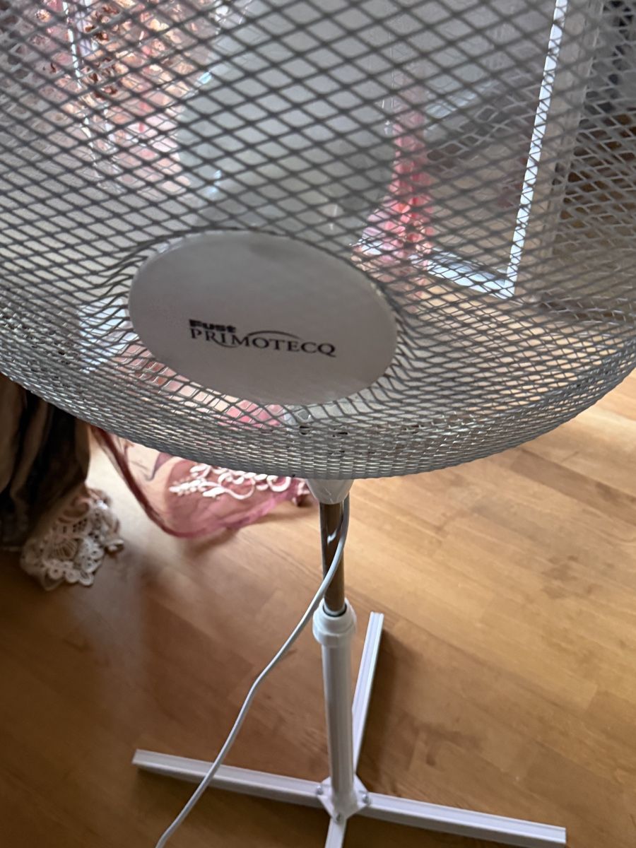 Primotecq Ventilatori: Standventilator PRIMOTECQ weiss guter Zustand – Usato da Dällikon venduto da NazmiB