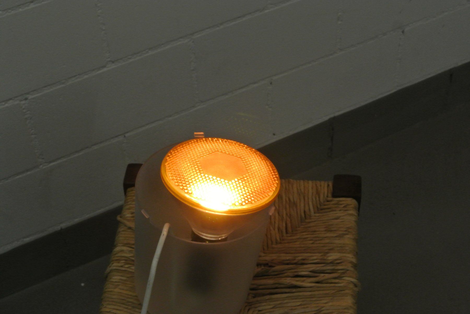 Lampen: Reflektorlampe-orange – Gebraucht aus Horgen von Goros 3