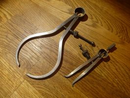 Antike Zirkel Präzisions Messzirkel mit Spitzen Federspanner