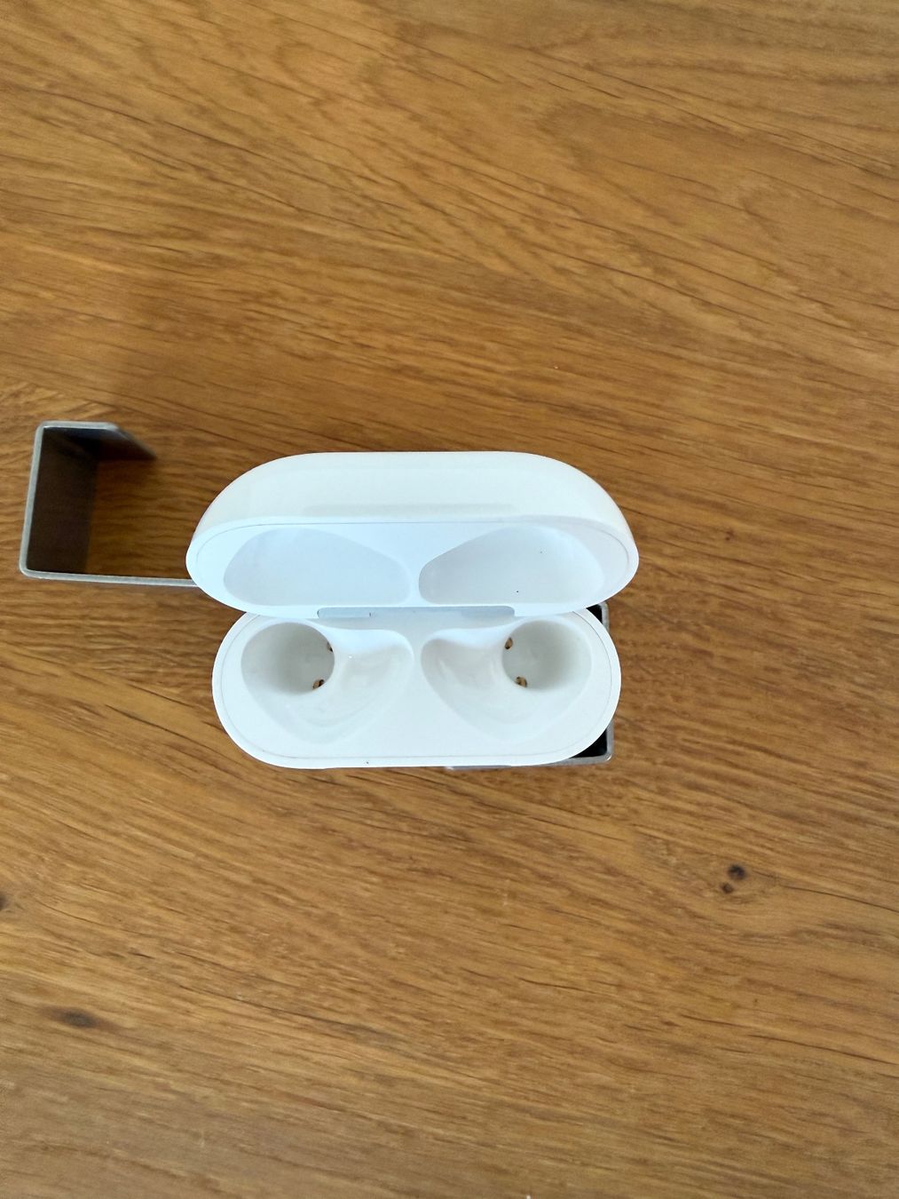 Apple Kopfhörer: APPLE AirPods 4 Charging Case – Gebraucht aus Lausanne von Nine1982 1