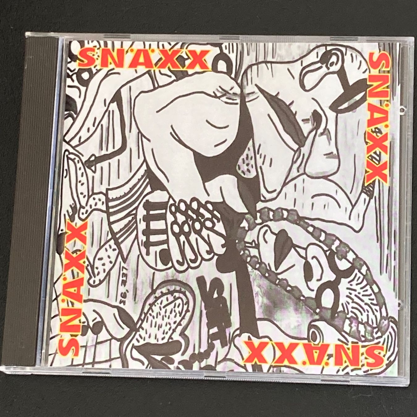 CD: SNÄXX - 1383" | Swiss Grunge, Saving Darcy – Usato da Bern venduto da Ntsamina
