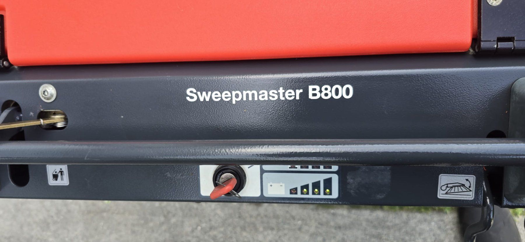 Hako Tutte le macchine: HAKO Kehrmaschine B800 – Usato da Rupperswil venduto da gartenswiss 9