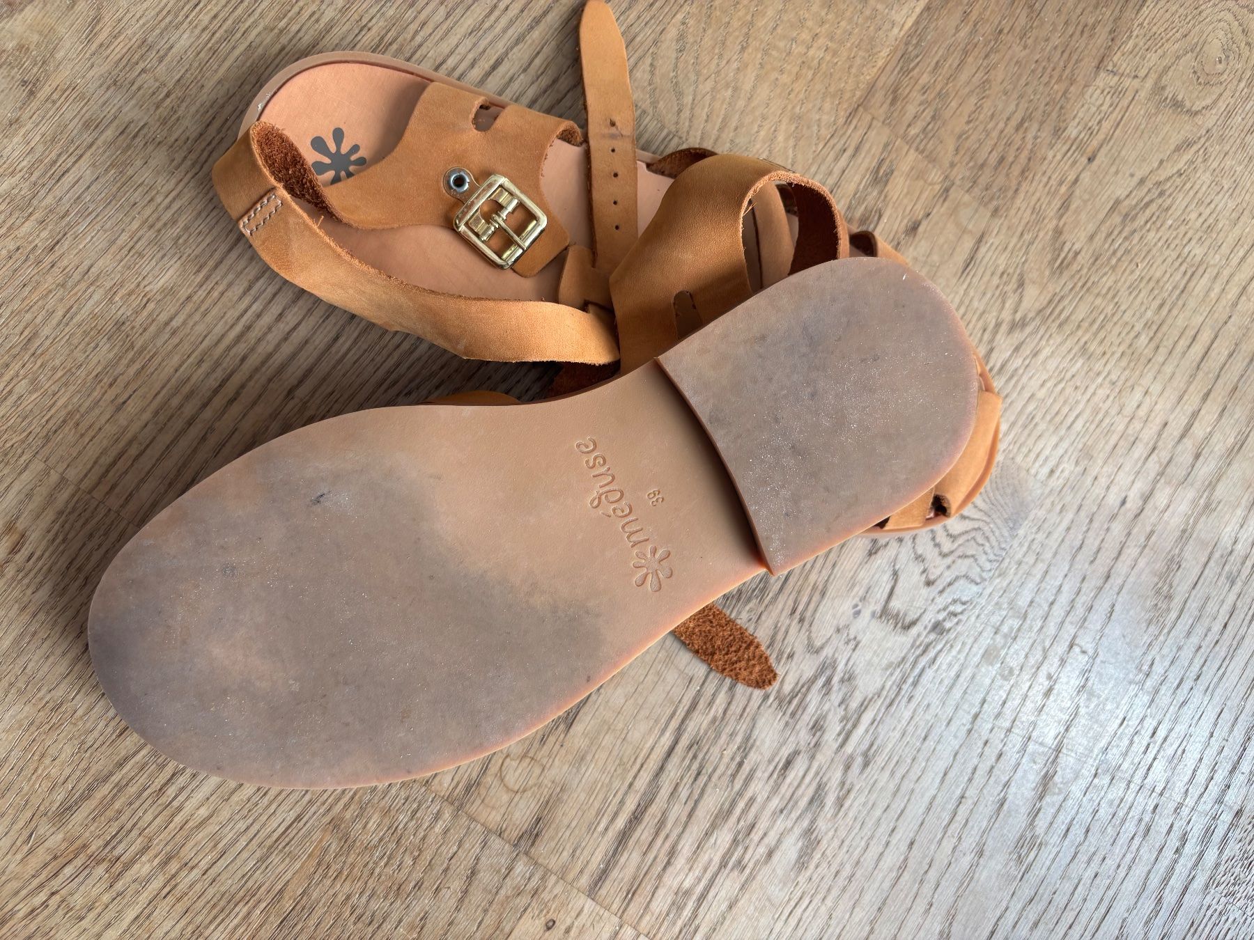 Scarpe da donna: Meduse Sandalen Camel – Usato da Kaufdorf venduto da Conmuchogusto 2