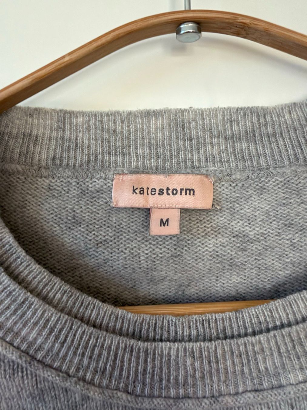 Pullover & Sweatshirts: Kate Storm Pullover grau, Wolle & Kaschmir, M – Gebraucht aus Neukirch an der Thur von foundby. 1