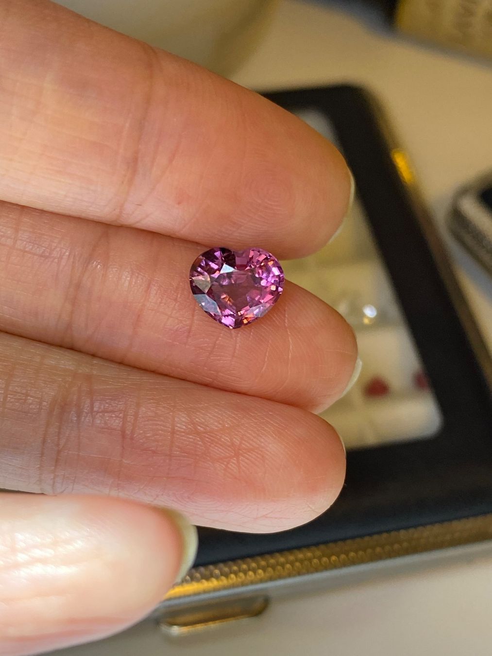 Pietre preziose: 1.88ct Spinel Violett /lila – Nuovo e nell'imballaggio originale da Sarnen venduto da catnini 1