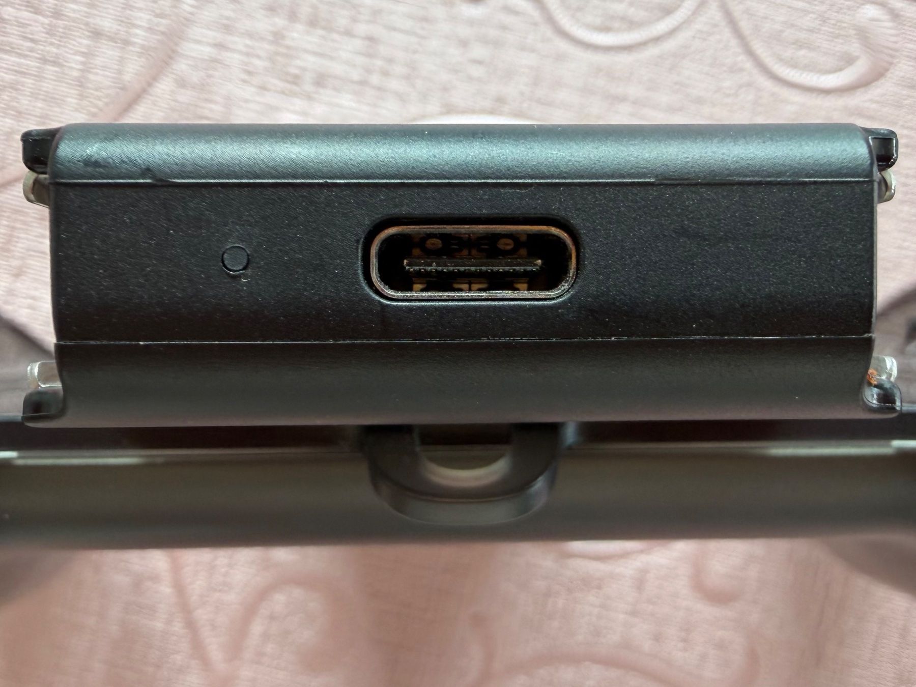 Nintendo Controller: Joy-Con Charging Grip - Nintendo Switch – Usato da Reichenbach i. K. venduto da basangi 3