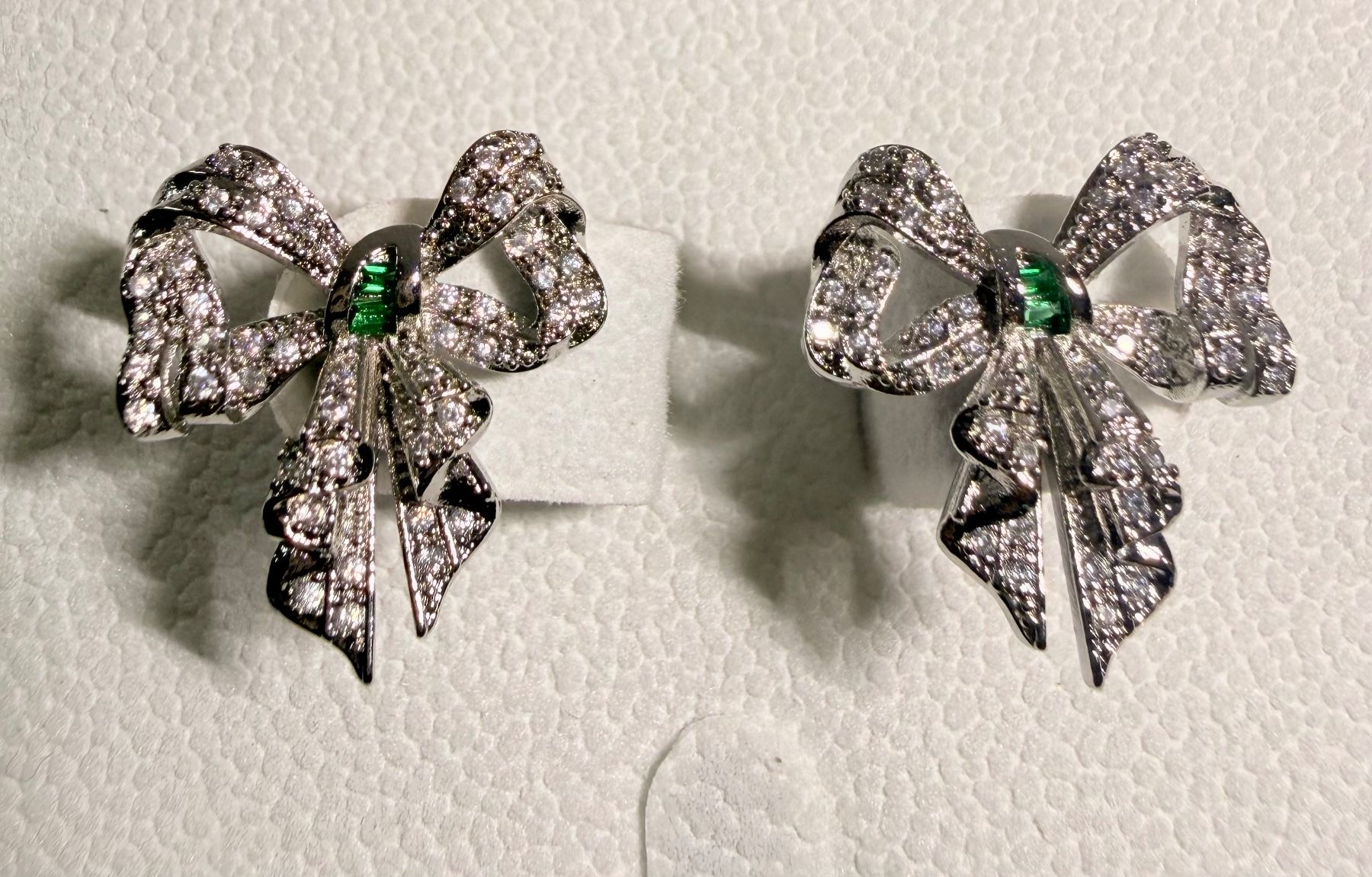 Ohrringe & -stecker: Boucles d’oreilles Nyméa – Neu und originalverpackt aus St-Maurice von Sandrinette123