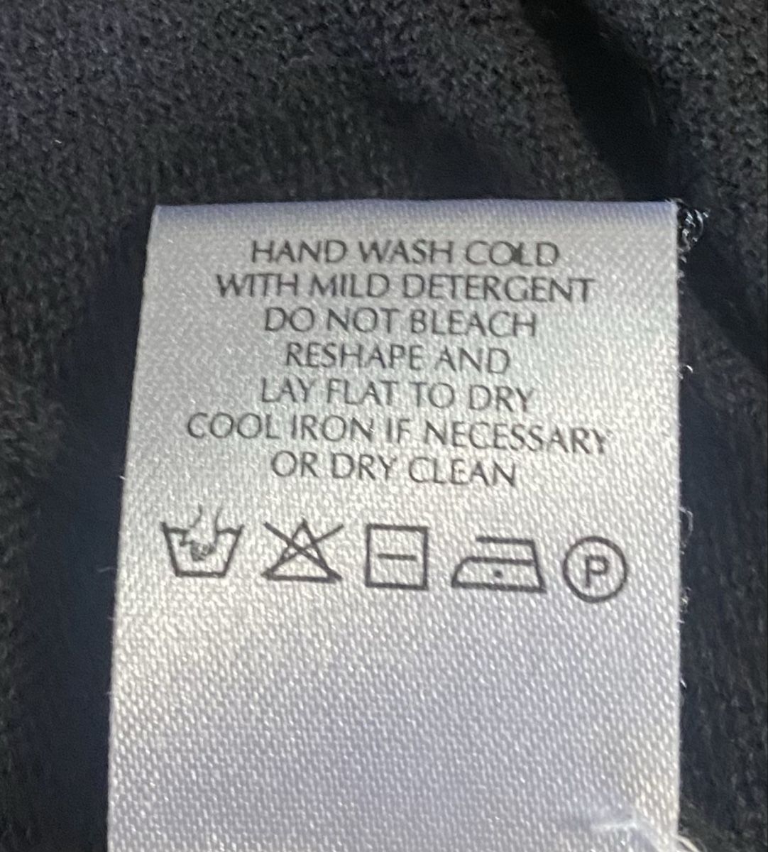 T-shirt: Schwarzer Baumwollpullover, Grösse S, Top Zustand! – Usato da Chur venduto da simhofstr 4